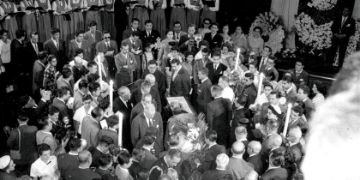 La Universidad de Chile y la despedida del pueblo a Gabriela Mistral