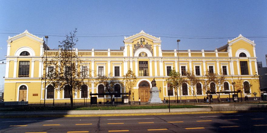 Universidad de Chile lidera la adjudicación nacional en concursos Fondecyt de Iniciación y destaca en Postdoctoral