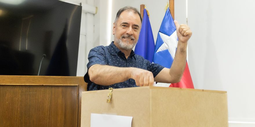 Facultad de Ciencias Químicas y Farmacéuticas reelige a Pablo Richter como decano