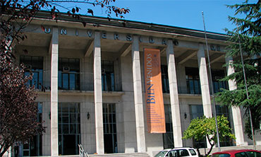 Fachada de la Facultad de Medicina